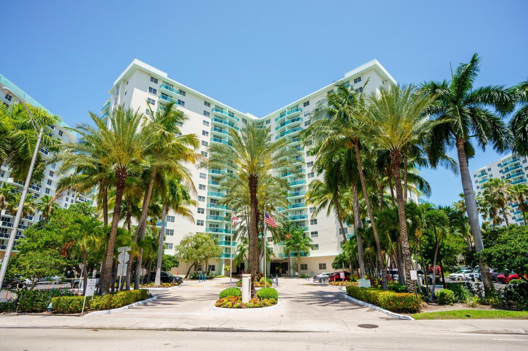 Modern 1 Bdr Oceanview With Direct Beach Access! 할리우드 외부 사진