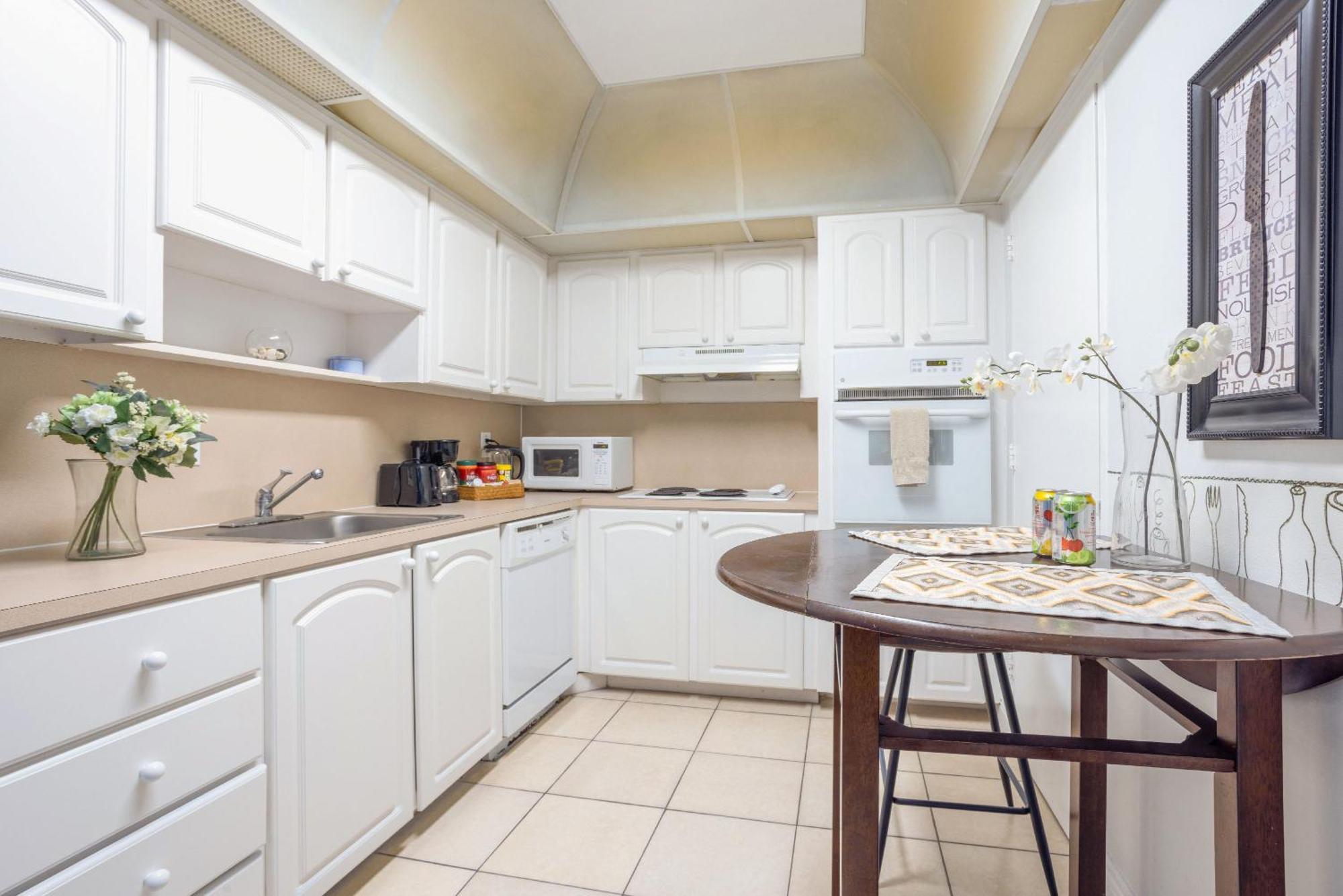 Modern 1 Bdr Oceanview With Direct Beach Access! 할리우드 외부 사진