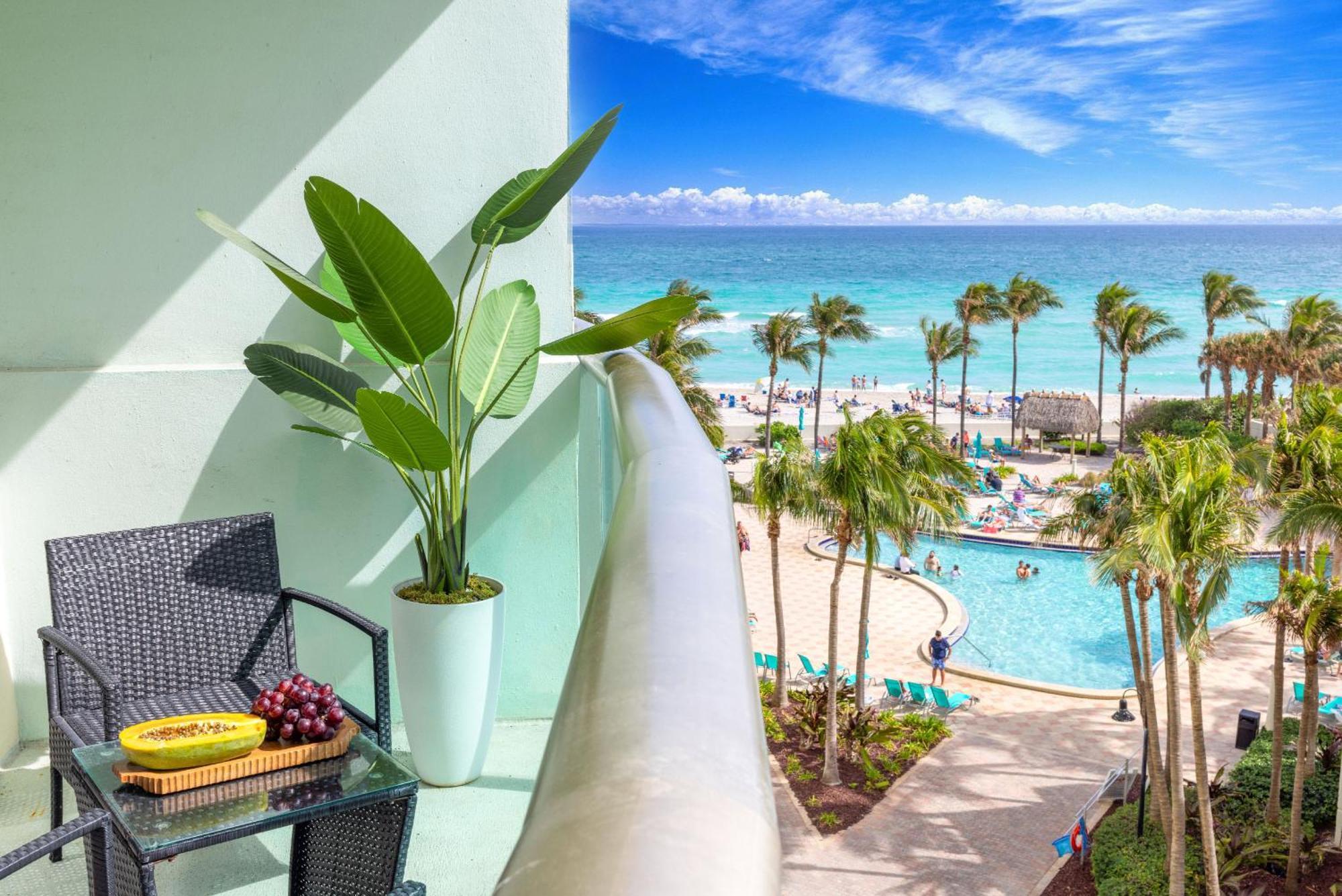 Modern 1 Bdr Oceanview With Direct Beach Access! 할리우드 외부 사진