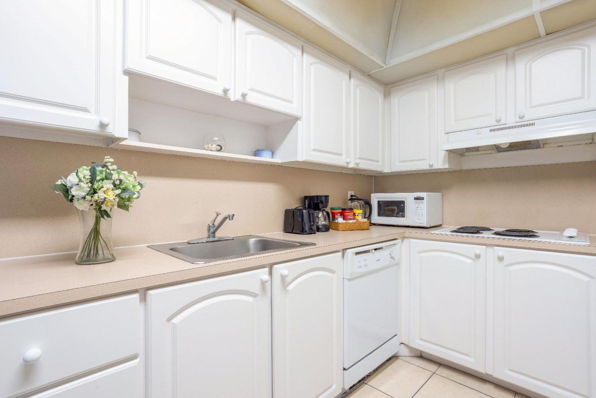 Modern 1 Bdr Oceanview With Direct Beach Access! 할리우드 외부 사진