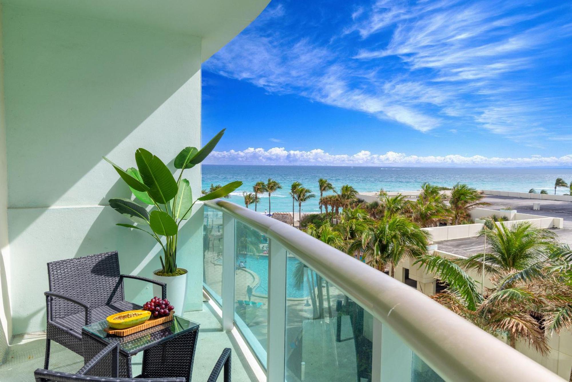 Modern 1 Bdr Oceanview With Direct Beach Access! 할리우드 외부 사진